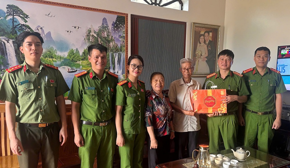 Công an xã Hợp Tiến tổ chức nhiều hoạt động ý nghĩa nhân kỷ niệm 79 năm Ngày Thương binh – Liệt sĩ